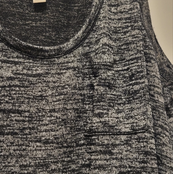 Time and Tru tank top - Picture 2 of 5